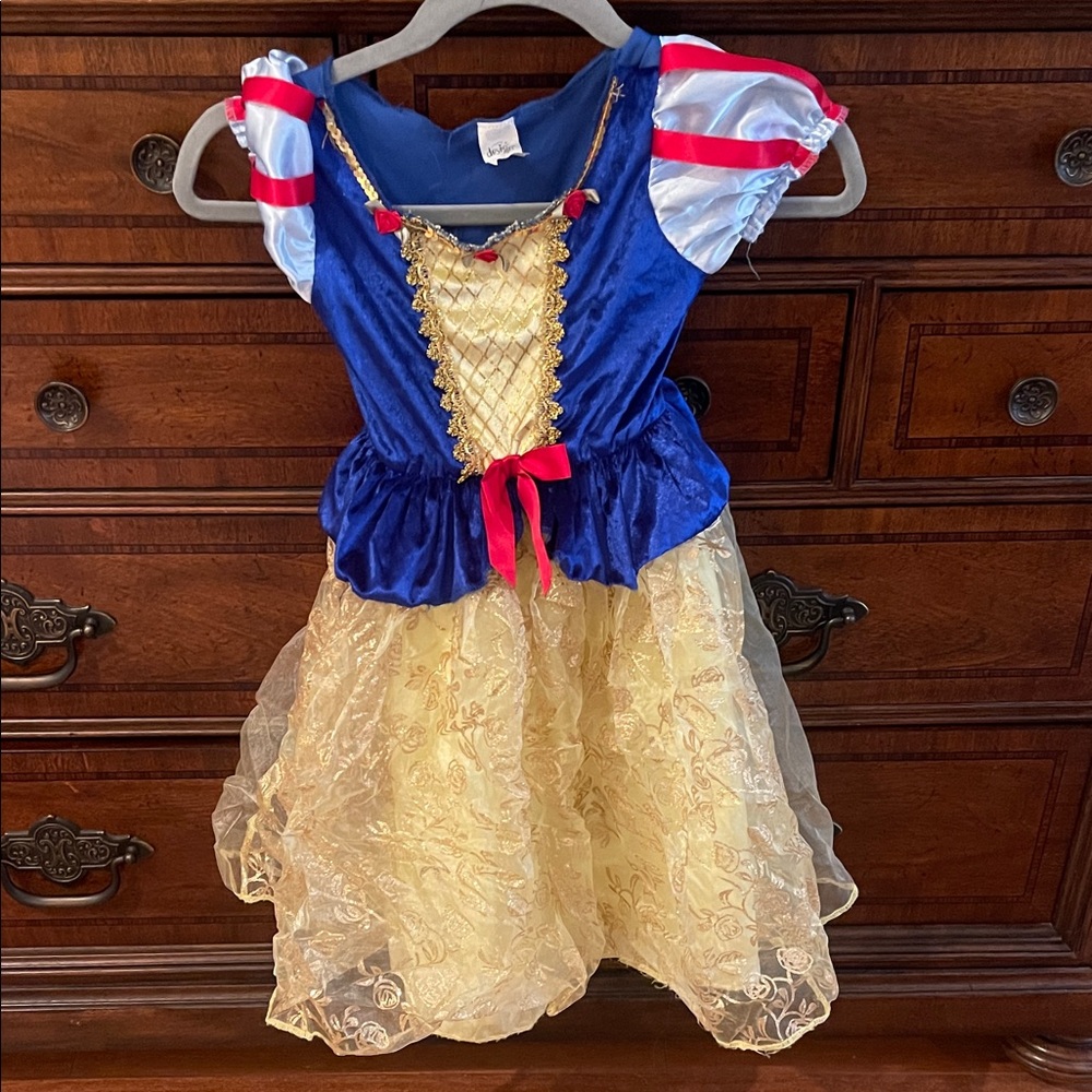 Snow White dress